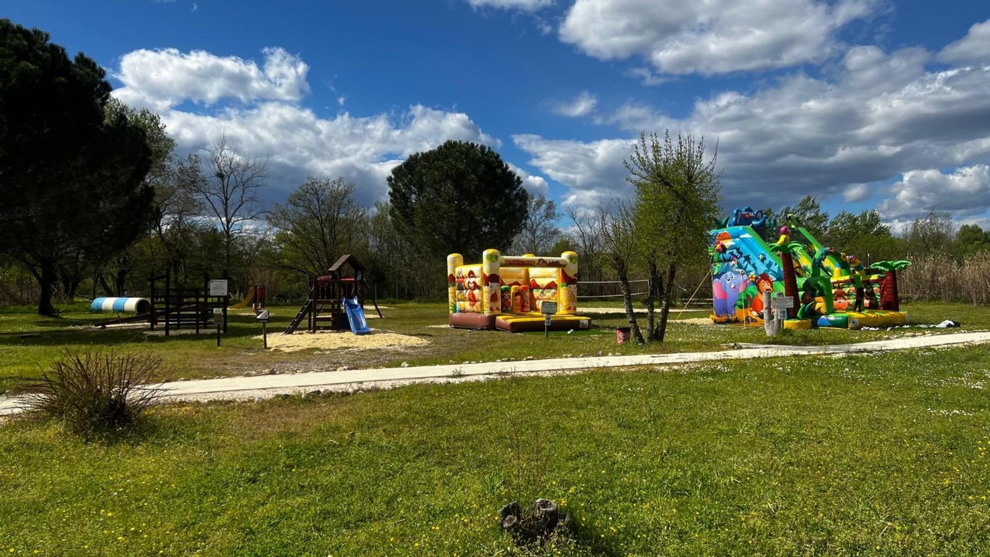 Camping Le Fief D'Андюз Экстерьер фото