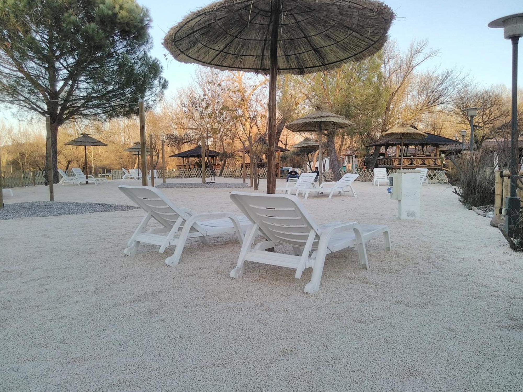 Camping Le Fief D'Андюз Экстерьер фото