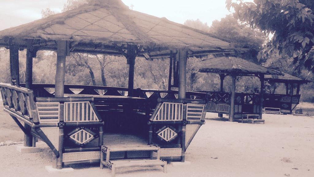 Camping Le Fief D'Андюз Экстерьер фото
