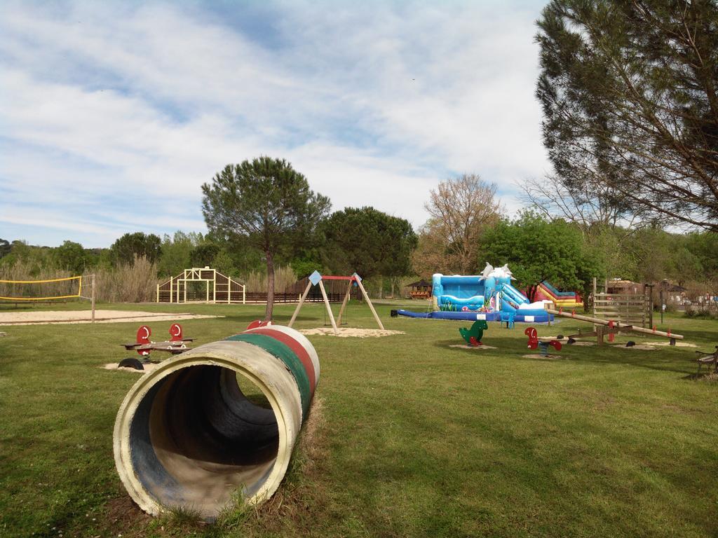 Camping Le Fief D'Андюз Экстерьер фото