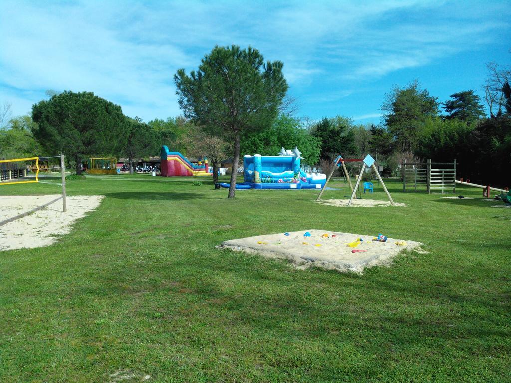 Camping Le Fief D'Андюз Экстерьер фото