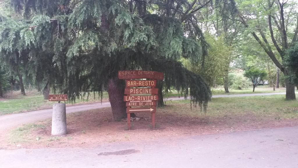 Camping Le Fief D'Андюз Экстерьер фото