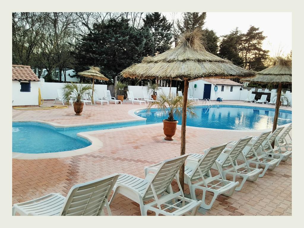 Camping Le Fief D'Андюз Экстерьер фото