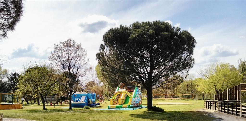 Camping Le Fief D'Андюз Экстерьер фото