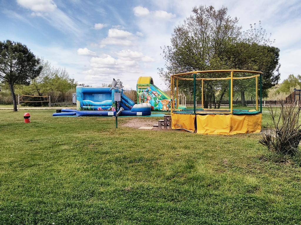 Camping Le Fief D'Андюз Экстерьер фото
